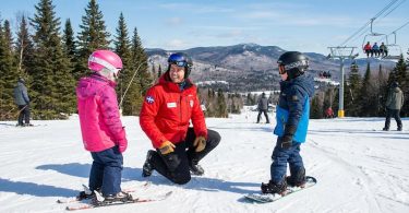 Devenir Moniteur(trice) de ski / planche à neige au Québec