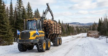 Devenir Opérateur de porteur (Forwarder) (Transport du bois coupé vers le chemin) au Québec
