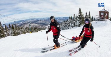 Devenir Patrouilleur(euse) de ski au Québec