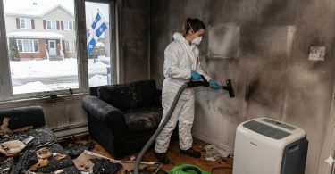 Devenir Technicien(ne) en après-sinistre (Nettoyage après feu/inondation) au Québec